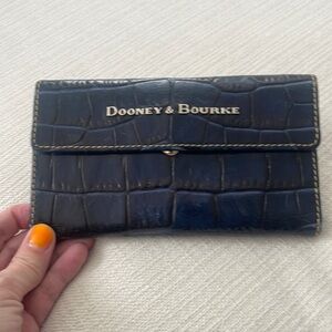 Dooney & Bourke croc leather wallet